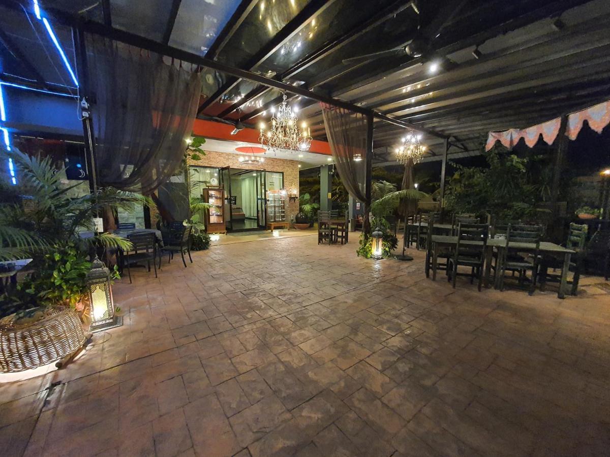 Cute Hotel & Dorms Ипох Экстерьер фото