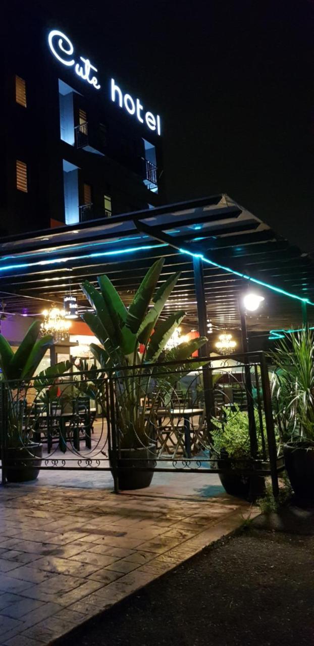 Cute Hotel & Dorms Ипох Экстерьер фото